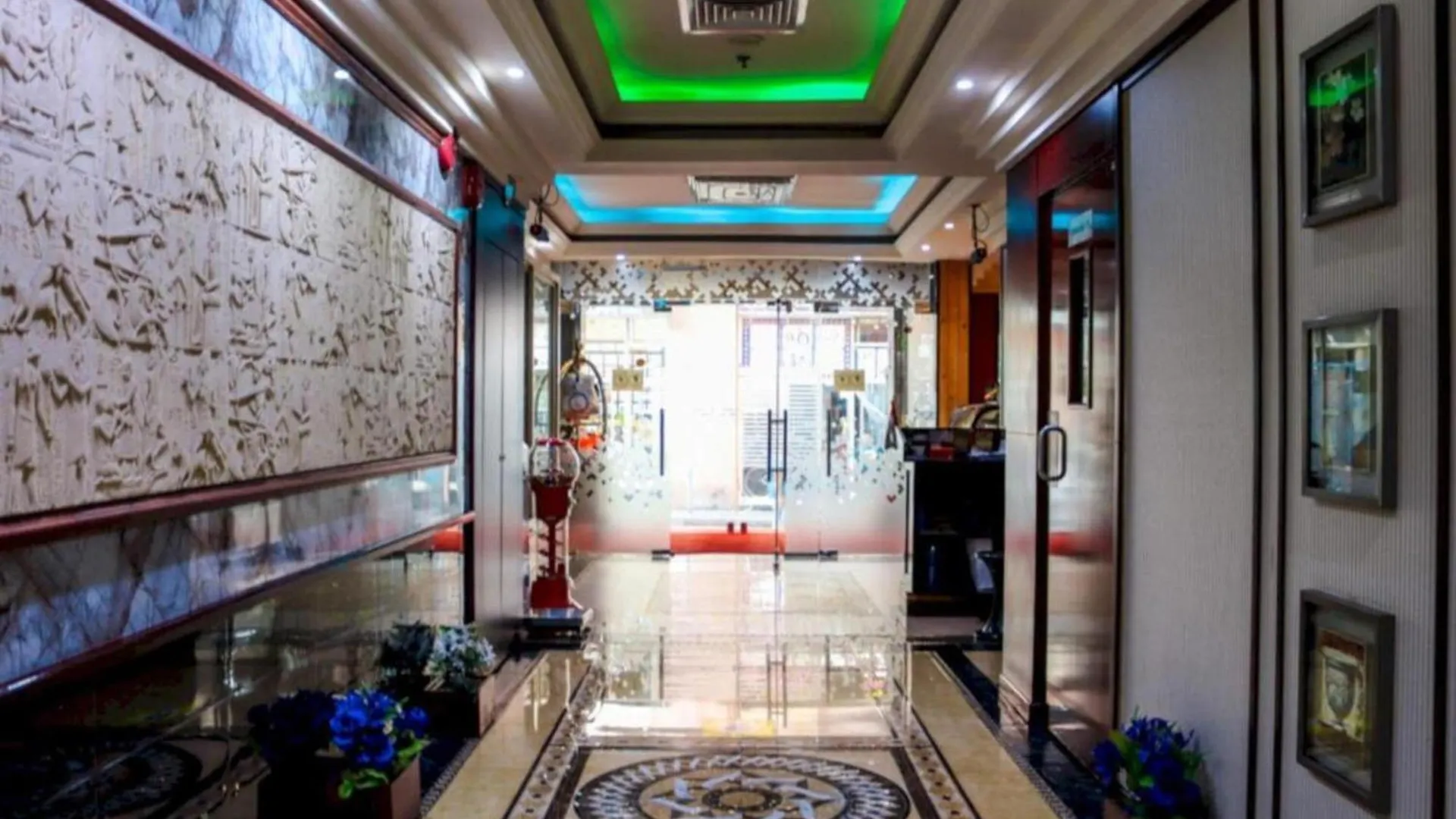 Phoenix Hotel Dubai 3*,