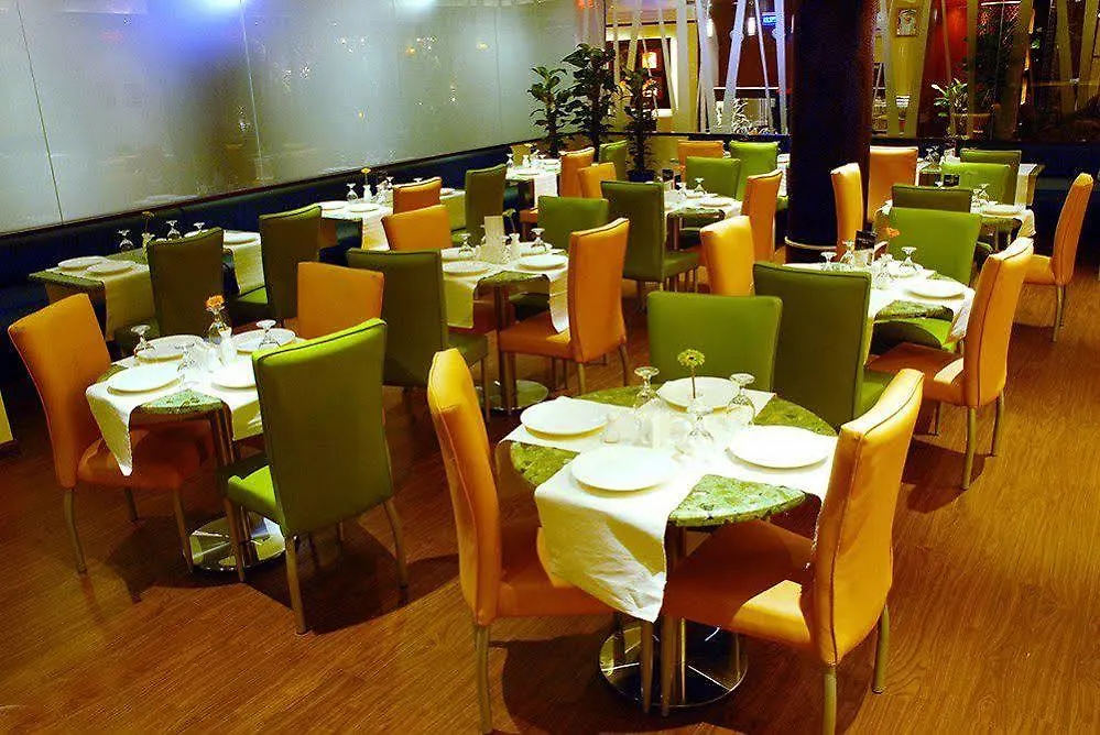 Phoenix Hotel Dubai 3*,